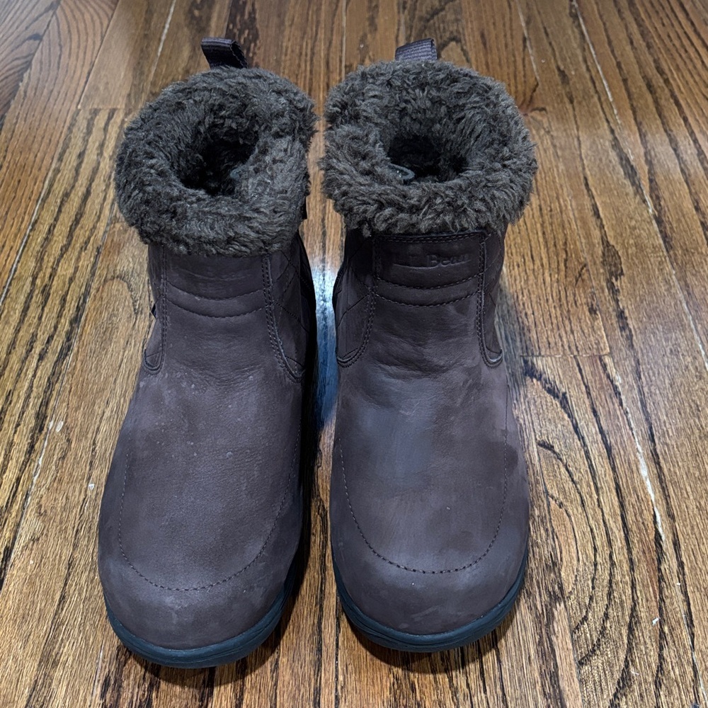 Women’s size 8 insulated Brown suede LL Bean Winter Boots